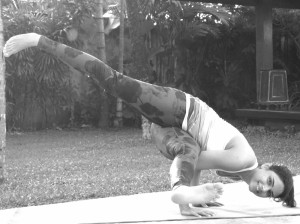 Koundiyasana1 B&W         
